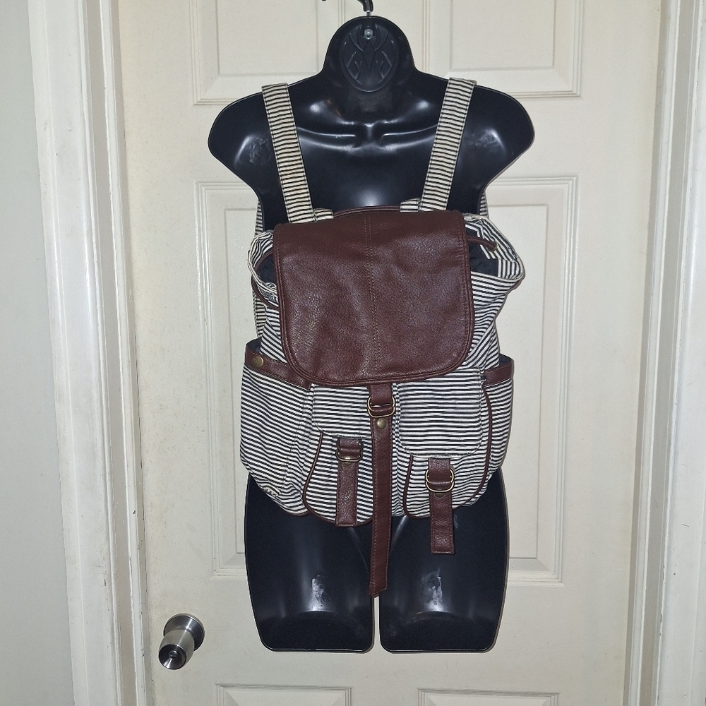 Expressions NYC striped back pack
